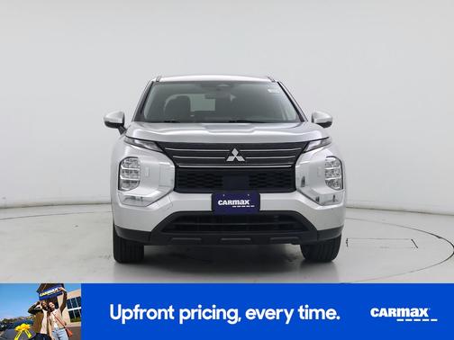 2022 Mitsubishi Outlander ES