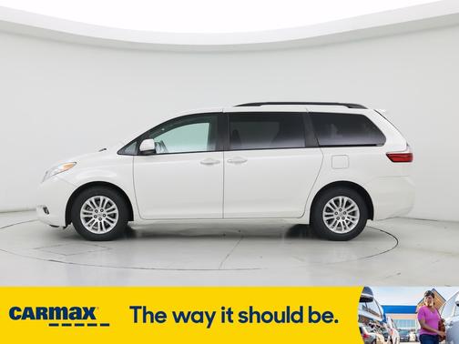2017 Toyota Sienna XLE