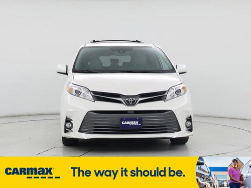 2019 Toyota Sienna XLE