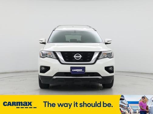 2017 Nissan Pathfinder SV