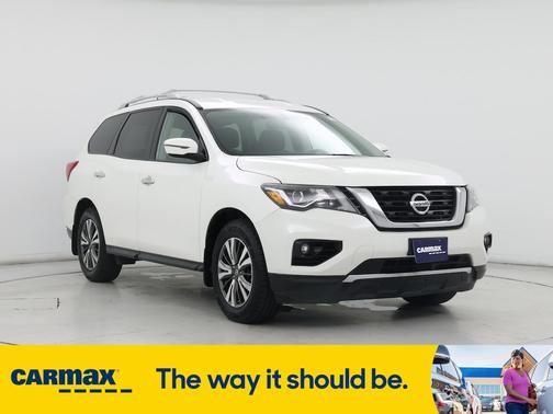 2017 Nissan Pathfinder SV