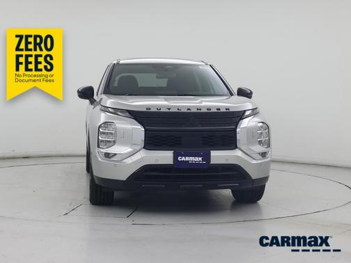 Silver 2022 Mitsubishi Outlander Black Edition