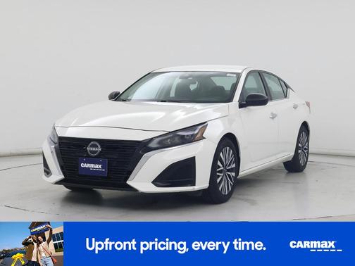 White 2025 Nissan Altima SV