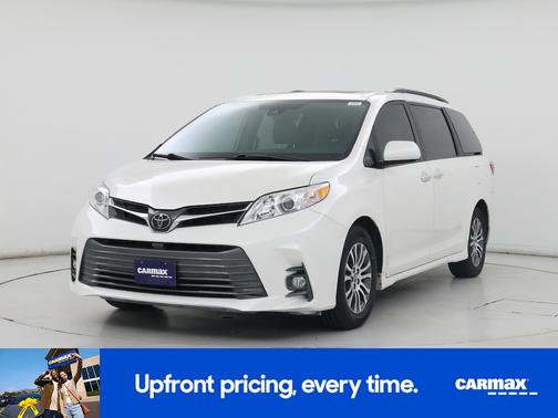 2020 Toyota Sienna XLE