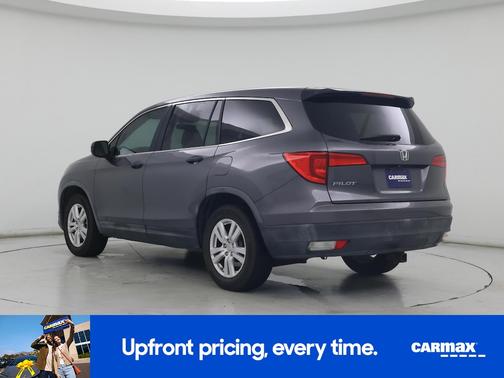 Gray 2017 Honda Pilot LX