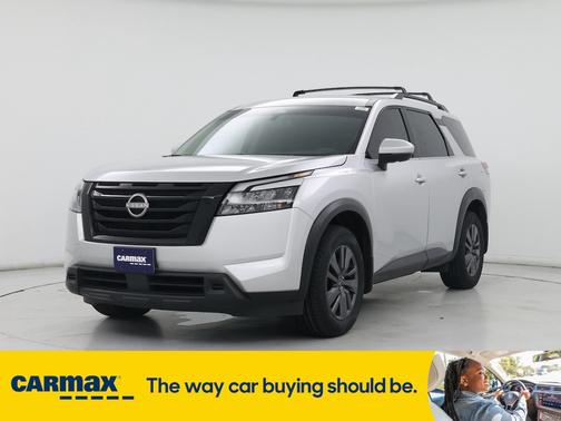 2023 Nissan Pathfinder SV