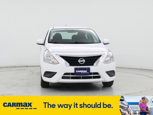2016 Nissan Versa SV