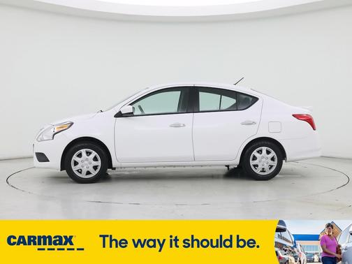 2016 Nissan Versa SV