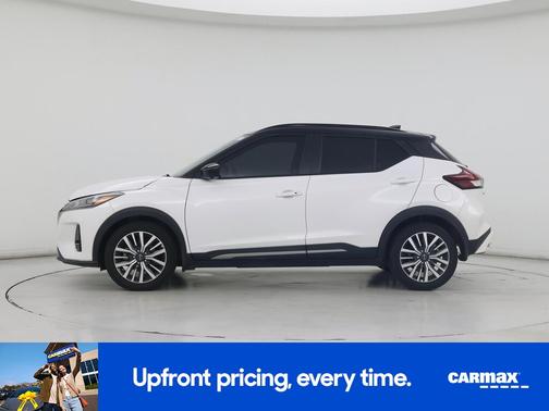 White 2023 Nissan Kicks SR