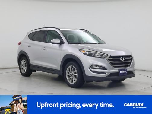 Silver 2016 Hyundai TUCSON SE