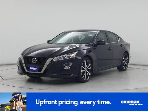 Black 2022 Nissan Altima SR