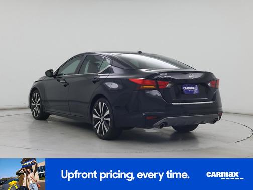Black 2022 Nissan Altima SR