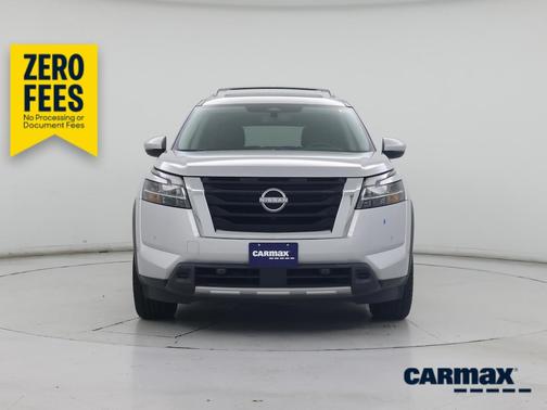 Silver 2024 Nissan Pathfinder Platinum