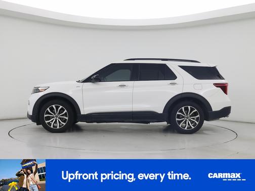 White 2022 Ford Explorer ST-Line