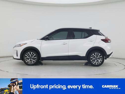 White 2023 Nissan Kicks SV