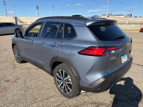 2024 Toyota Corolla Cross XLE