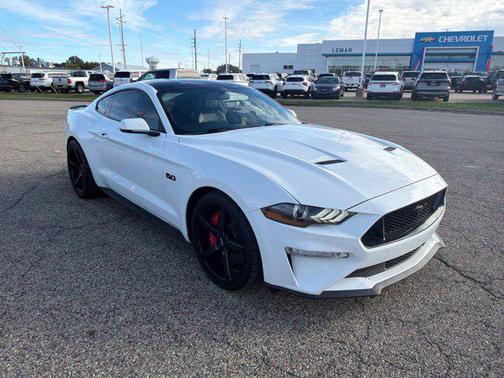 Oxford White 2018 Ford Mustang GT Premium
