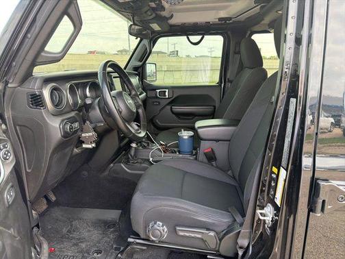 Black Clearcoat 2021 Jeep Gladiator Sport S