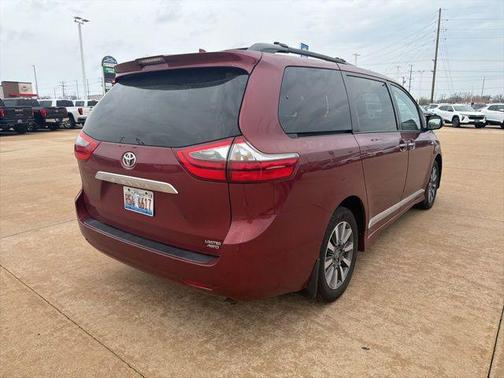 2020 Toyota Sienna Limited Premium