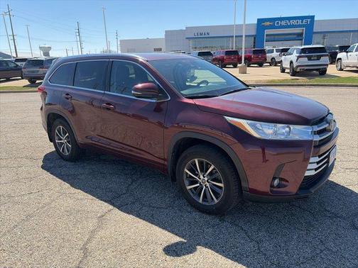 Ooh La La Rouge Mica 2017 Toyota Highlander XLE