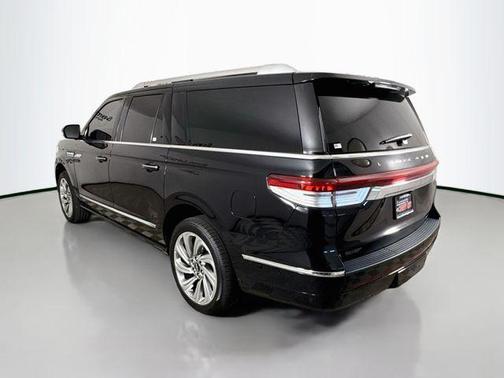Black Metallic 2022 Lincoln Navigator L Reserve