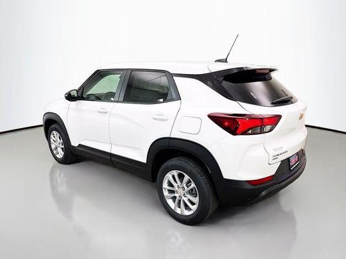 Summit White 2026 Chevrolet Trailblazer LS