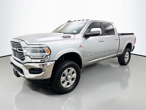 2020 RAM 2500 Laramie Crew Cab 4X4 6'4' Box