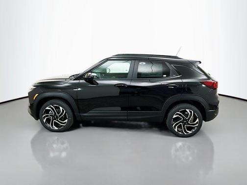 Mosaic Black Metallic 2026 Chevrolet Trailblazer RS
