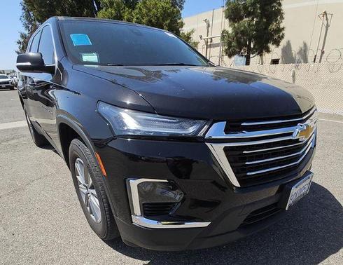 Mosaic Black Metallic 2022 Chevrolet Traverse LT Cloth