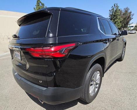 Mosaic Black Metallic 2022 Chevrolet Traverse LT Cloth