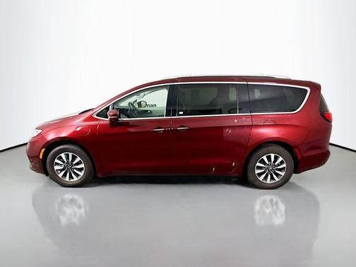 Velvet Red Pearlcoat 2021 Chrysler Pacifica Hybrid Touring L