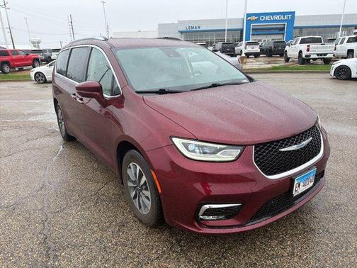 Velvet Red Pearlcoat 2021 Chrysler Pacifica Hybrid Touring L