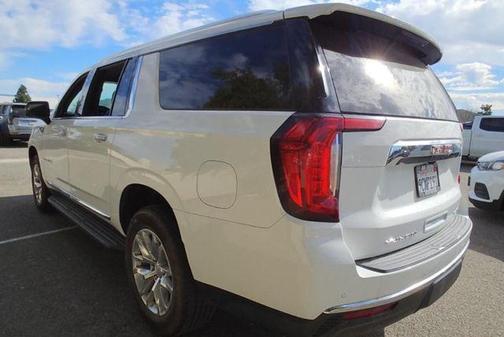 2022 GMC Yukon XL SLT