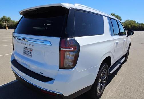 2024 Chevrolet Suburban LT