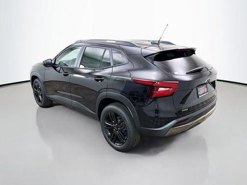 Mosaic Black Metallic 2026 Chevrolet Trax FWD ACTIV