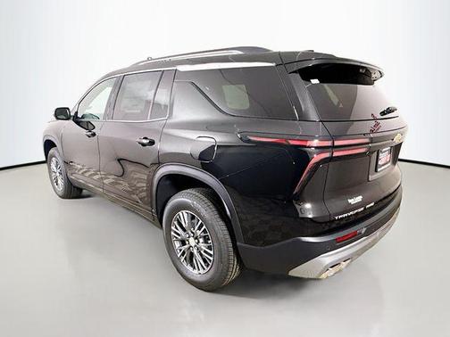 Mosaic Black Metallic 2026 Chevrolet Traverse LT