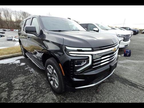 2025 Chevrolet Suburban LT