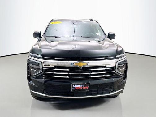 2025 Chevrolet Suburban LT