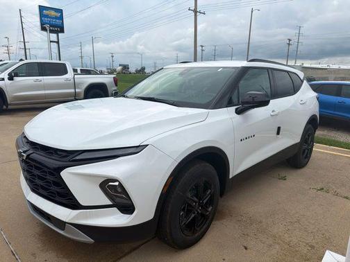 Summit White 2026 Chevrolet Blazer 2LT