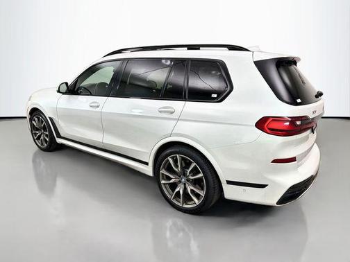 Mineral White Metallic 2020 BMW X7 M50i