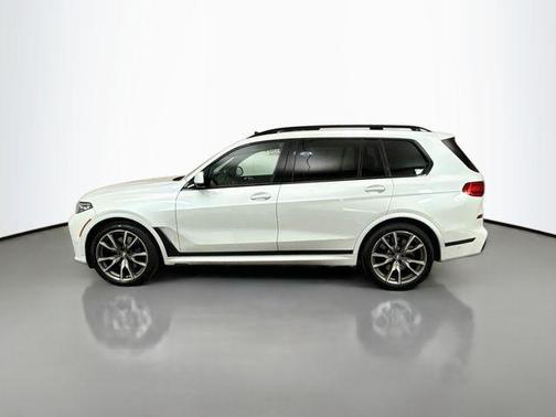Mineral White Metallic 2020 BMW X7 M50i