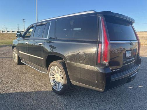 2018 Cadillac Escalade ESV Luxury