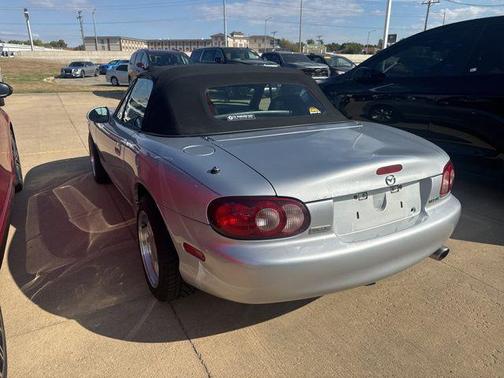 2001 Mazda MX-5 Miata Base
