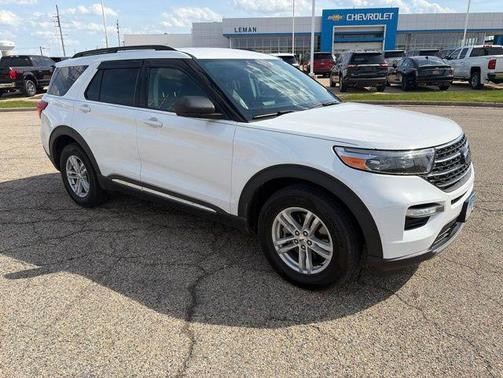Oxford White 2021 Ford Explorer XLT