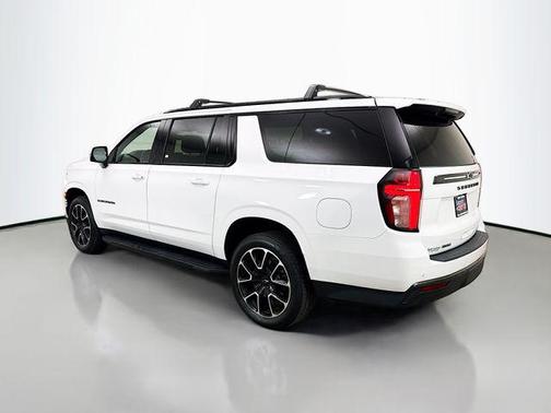 Summit White 2022 Chevrolet Suburban RST