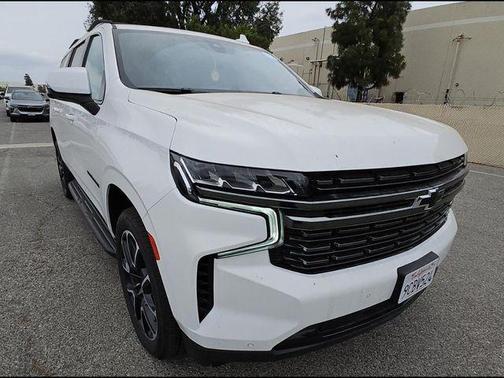 Summit White 2022 Chevrolet Suburban RST