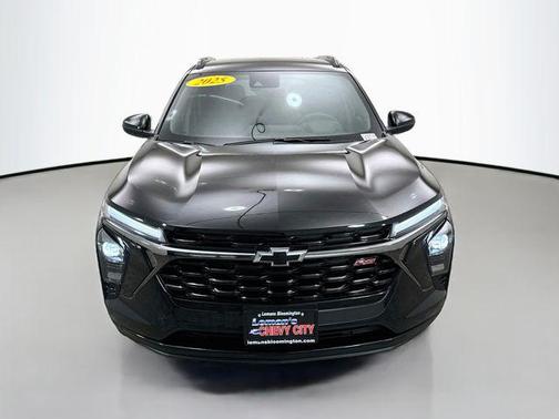 Mosaic Black Metallic 2025 Chevrolet Trax FWD 2RS