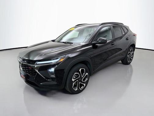 Mosaic Black Metallic 2025 Chevrolet Trax FWD 2RS