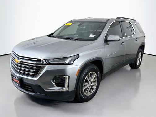 Sterling Gray Metallic 2023 Chevrolet Traverse LT Leather