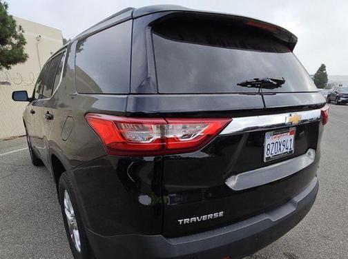 2021 Chevrolet Traverse LT Leather